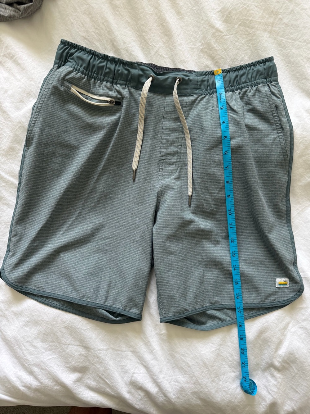 Men’s Vuori banks shorts unlined size medium workout men’s short